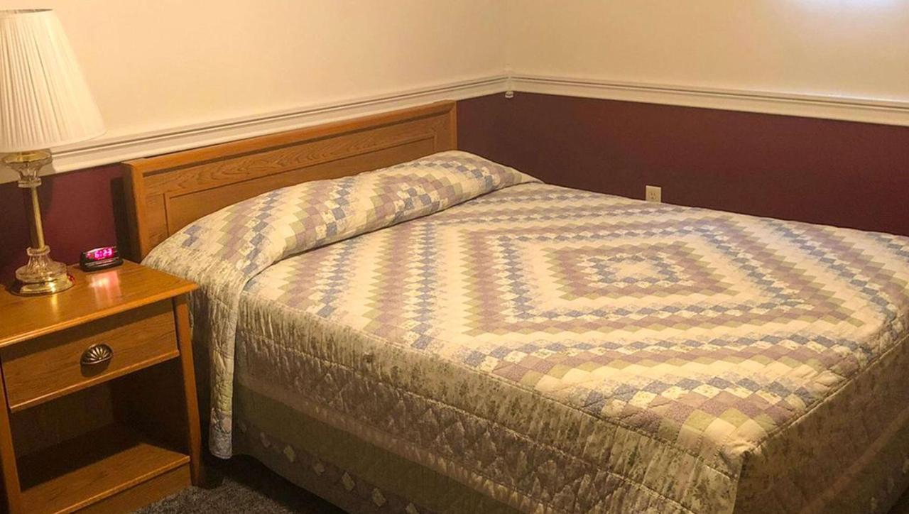Judys Motel Bedford Eksteriør billede